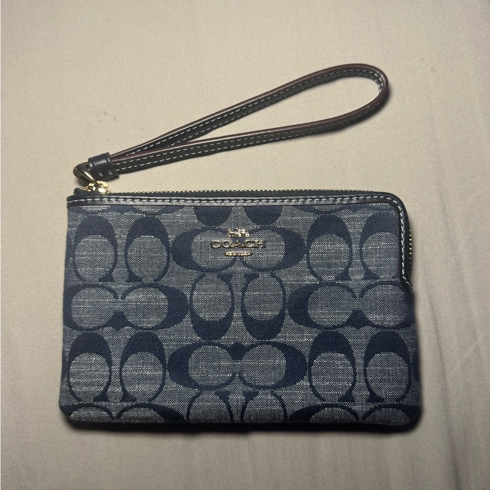 Coach Corner Zip Wristlet In Signature Chambray